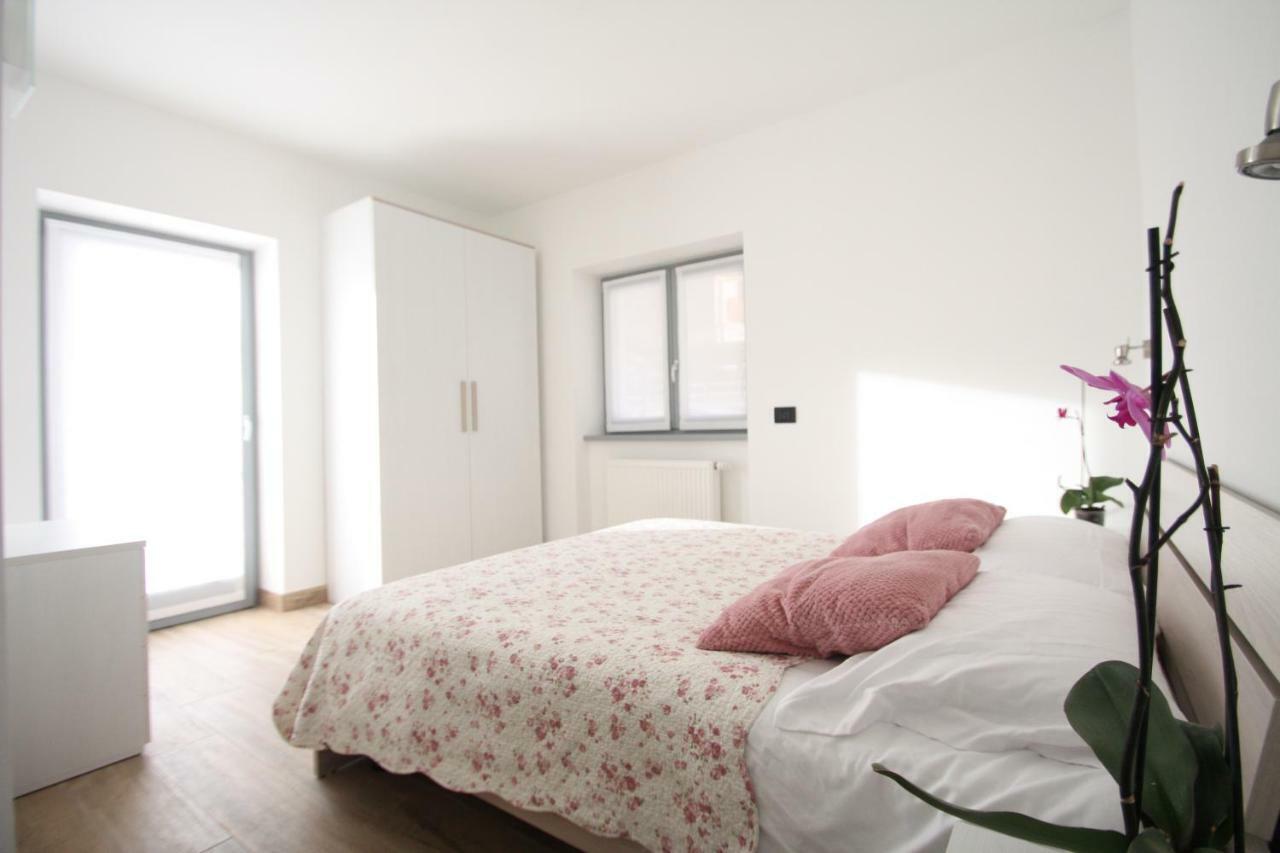 Casa Ai Stabli Lägenhet Mezzana  Exteriör bild