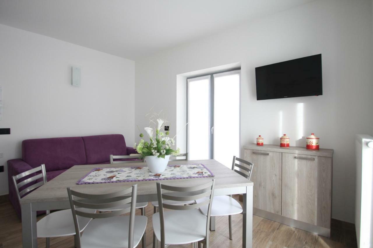 Casa Ai Stabli Lägenhet Mezzana  Exteriör bild