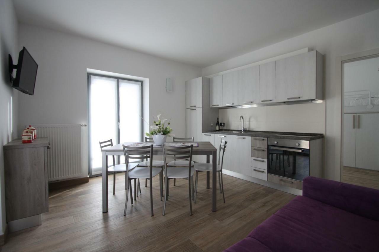 Casa Ai Stabli Lägenhet Mezzana  Exteriör bild