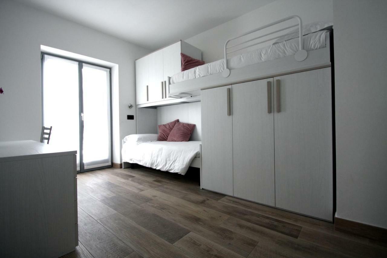 Casa Ai Stabli Lägenhet Mezzana  Exteriör bild