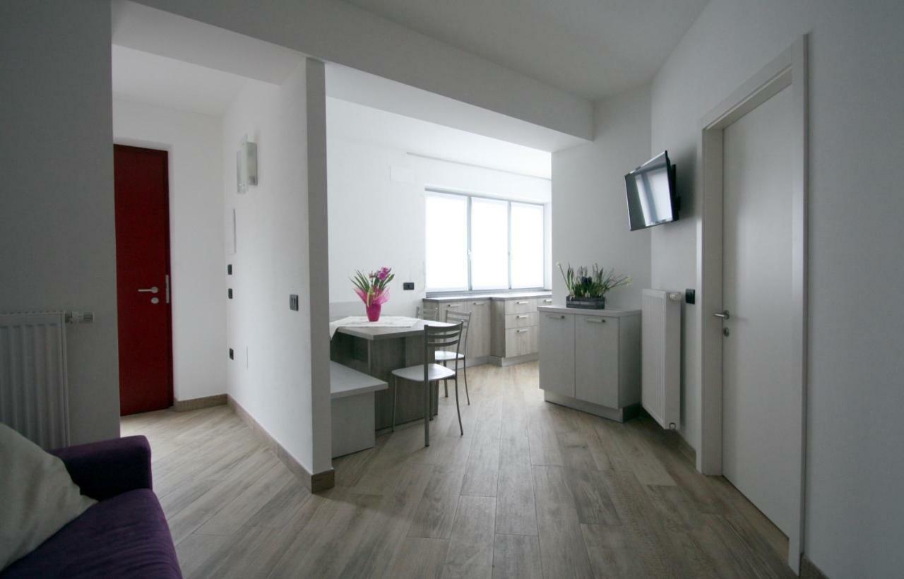 Casa Ai Stabli Lägenhet Mezzana  Exteriör bild